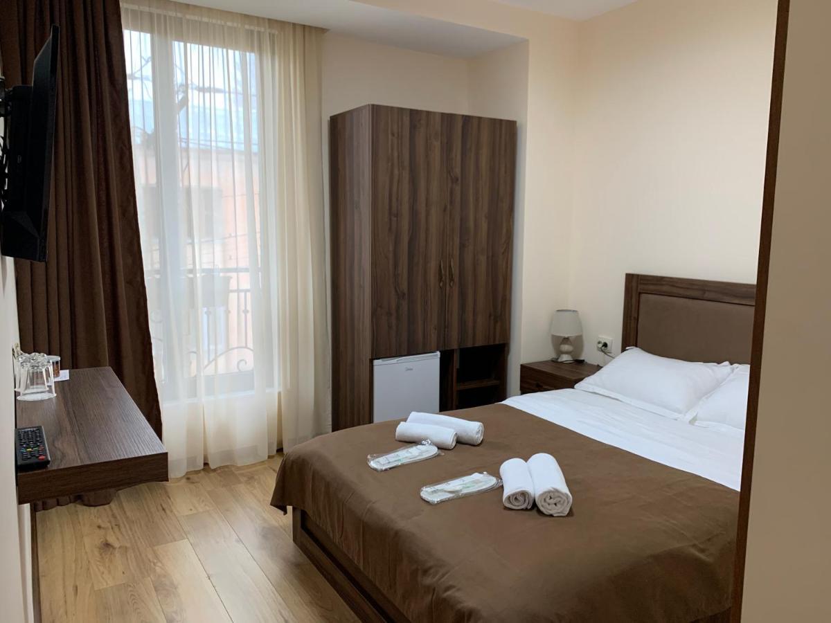 Gala Boutique Hotel Kutaisi Bagian luar foto